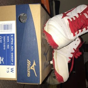 Ladies mizuno cleats size 7.5